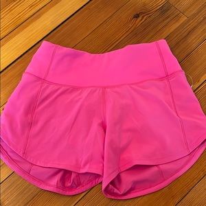 Lululemon Sonic pink mid rise speed up short 4”